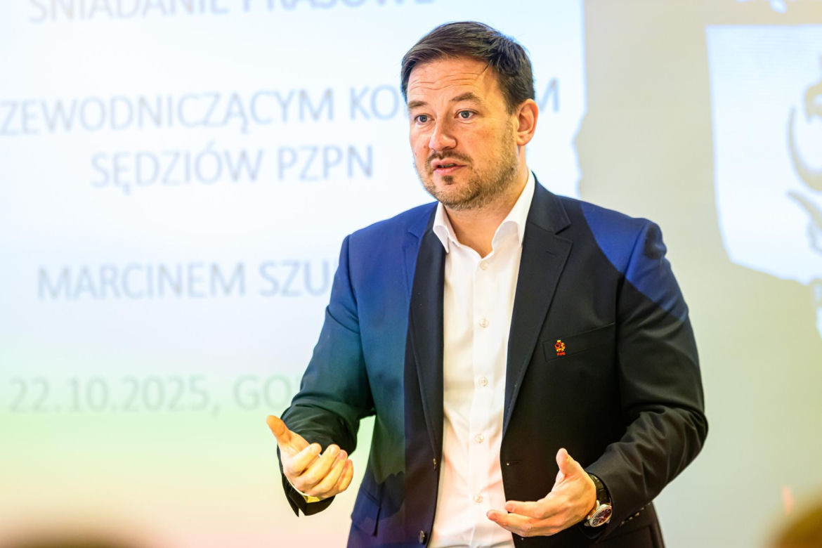 PZPN się odmłodził. Co za przemiana prezesa Kuleszy i sekretarza Wachowskiego!