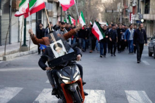 Ajatollahowie wzywają muzułmanów do zemsty. Mają pomścić Chameneiego