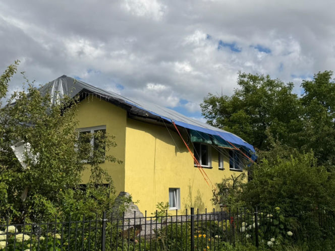 Zniszczony dom w Poniku, woj Świętokrzyskie