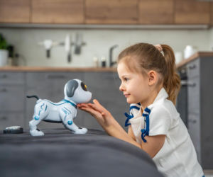 Inteligentne zabawki nagrywają dzieci? Sprawdź, jakie dane trafiają do sieci