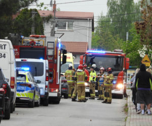Strzały na posesji w Raszynie. Nie żyje kobieta, policja na miejscu
