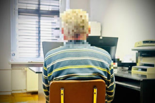 Zakatowali psa siekierą i drewnianą belką. Zwierzę nie miało szans na ratunek