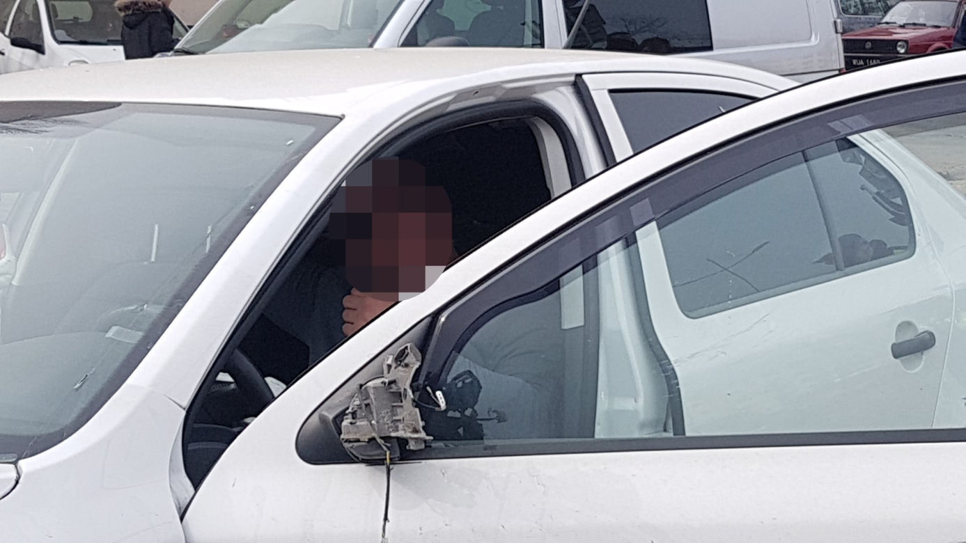 Stracił panowanie nad autem i wjechał na chodnik. Potrącił dwoje pieszych!