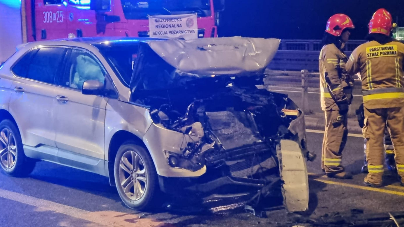 Wypadek na moście Łazienkowskim. Cztery rozbite auta, dwie osoby ranne