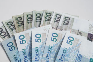 Dodatek stażowy w 2026 roku. Kiedy pracownik może żądać wyrównania?