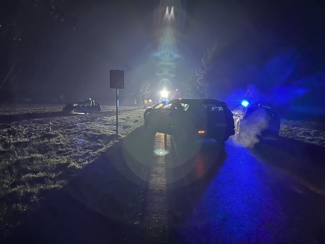 Wracał z pracy do domu, zginął w czołówce. Tragiczny wypadek pod Garwolinem. Motocykl 27-latka stanął w ogniu   