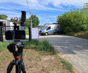 Pożar w fabryce dronów wojskowych w Skarżysku-Kamiennej. Policja bada przyczyny, ulica zablokowana