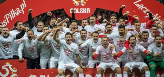 Mecze Polski 2018/2019 w piłce nożnej. Z kim i kiedy gra Polska? 