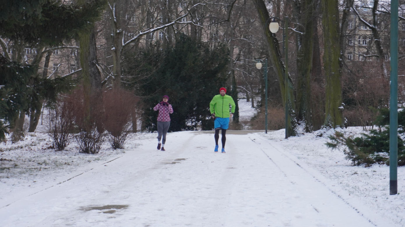 Parkrun w stolicy woj. lubelskiego. Pierwsza sobota 2025 roku na sportowo w Ogrodzie Saskim w Lublinie. Zdjęcia