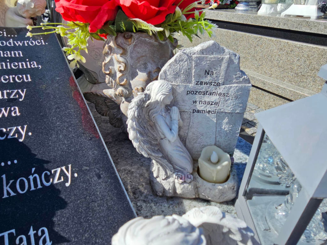 Wzruszający gest na grobie 12-latki: „Lenko, córeczko kochana, odeszłaś do nieba” 