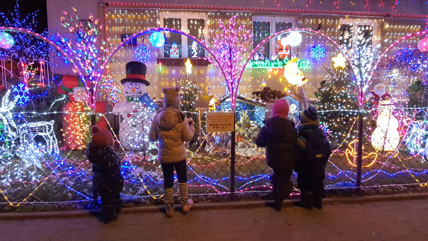 Odlotowy ogród na Bielanach. Niesamowite iluminacje!  