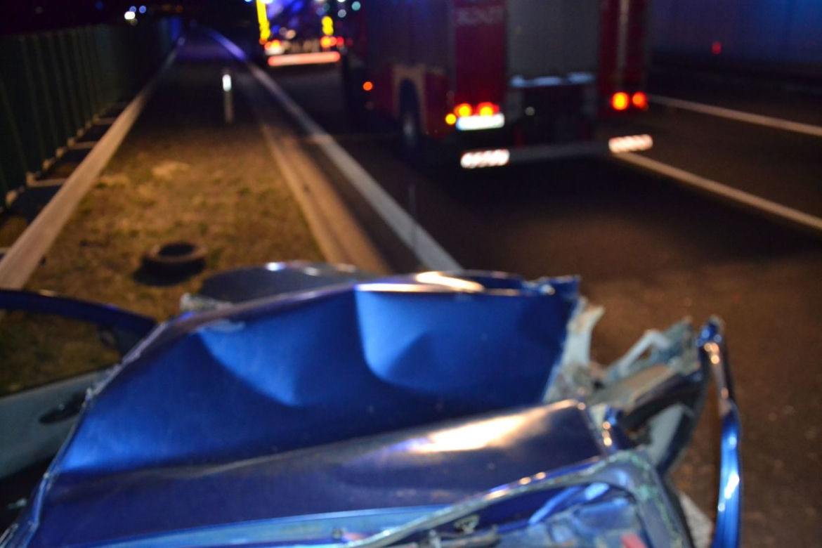 Tragiczny wypadek na autostradzie A4 w Bobrownikiach Wielkich! Pasażer wypadł z auta i zginął [ZDJĘCIA]