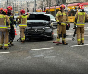 Jechali do wykolejonego tramwaju, doszło do wypadku. Trzy osoby ranne