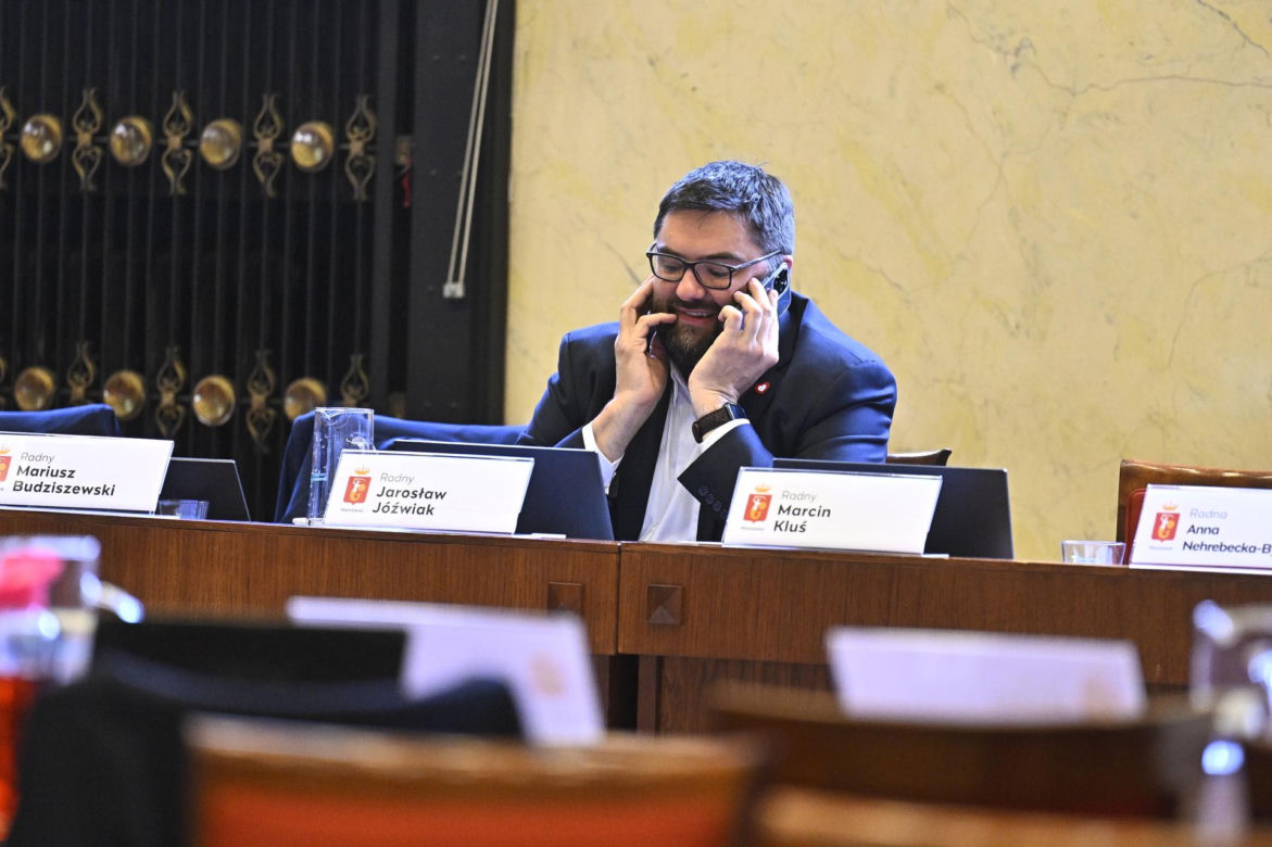 Trzaskowski z wotum zaufania za rządy w 2023 r. 