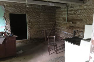 Remont drewnianej chaty w Bełdnie