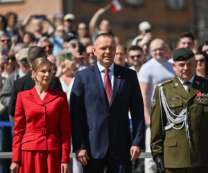 Obchody Dnia Flagi Rzeczypospolitej z udziałem Pary Prezydenckiej. Marta Nawrocka nadała szyku 2 maja