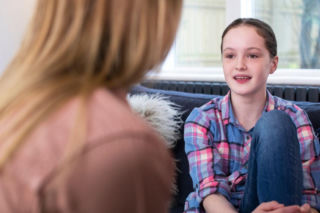 Twoje dziecko zachowuje się jak dorosły? To może być sygnał odwrócenia ról w rodzinie