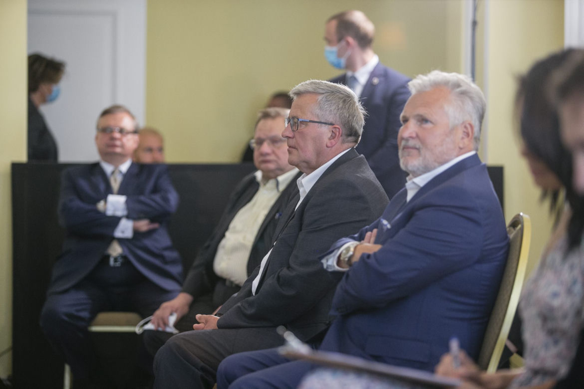 Debata z udziałem prezydentów: Aleksandra Kwasniewskiego i Bronisława Komorowskiego