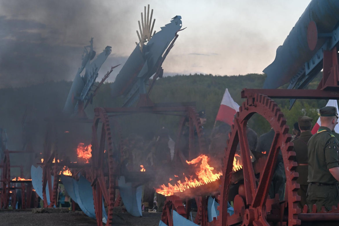 "Płonące Ptaki" Hasiora zapłonęły