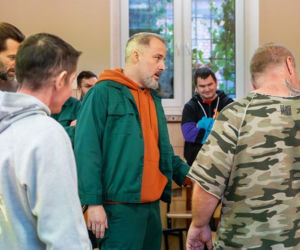 Pierwsza miłość, odcinek 4171: Krasny staje na czele buntu, a Ilona zostaje wzięta na zakładniczkę - ZDJĘCIA