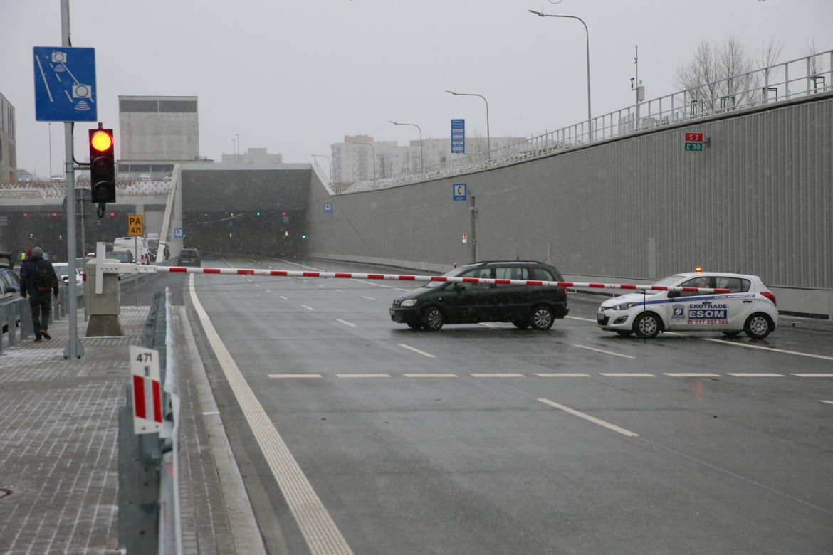 Trzask, prask i tunel otwarty. Kierowcy mogą korzystać już z całej Południowej Obwodnicy Warszawy
