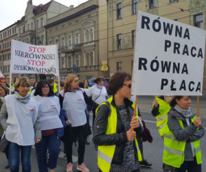 Pracownicy sanepidu w Bydgoszczy wyszli na ulice i zaprotestowali! [ZDJĘCIA]