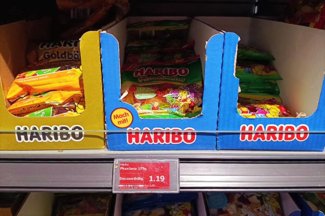 Żelki Haribo w polskich i niemieckich sklepach