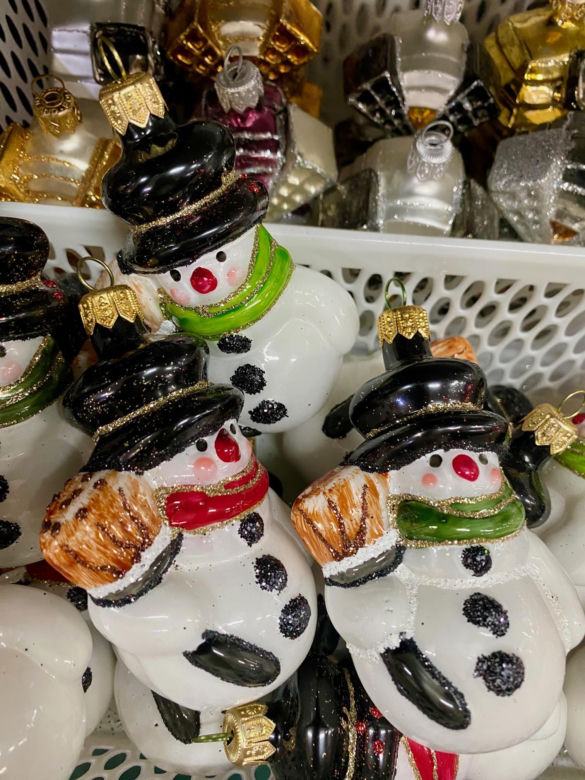 Bombki w sklepie firmowym Kadpol