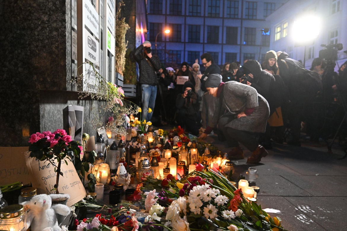 Cichy marsz po śmierci 25-letniej Białorusinki. „Miałaś na imię Liza. Niestety miałaś, nie żyjesz”
