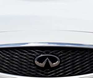 Infiniti Q30 1.6t Premium Tech Gallery White