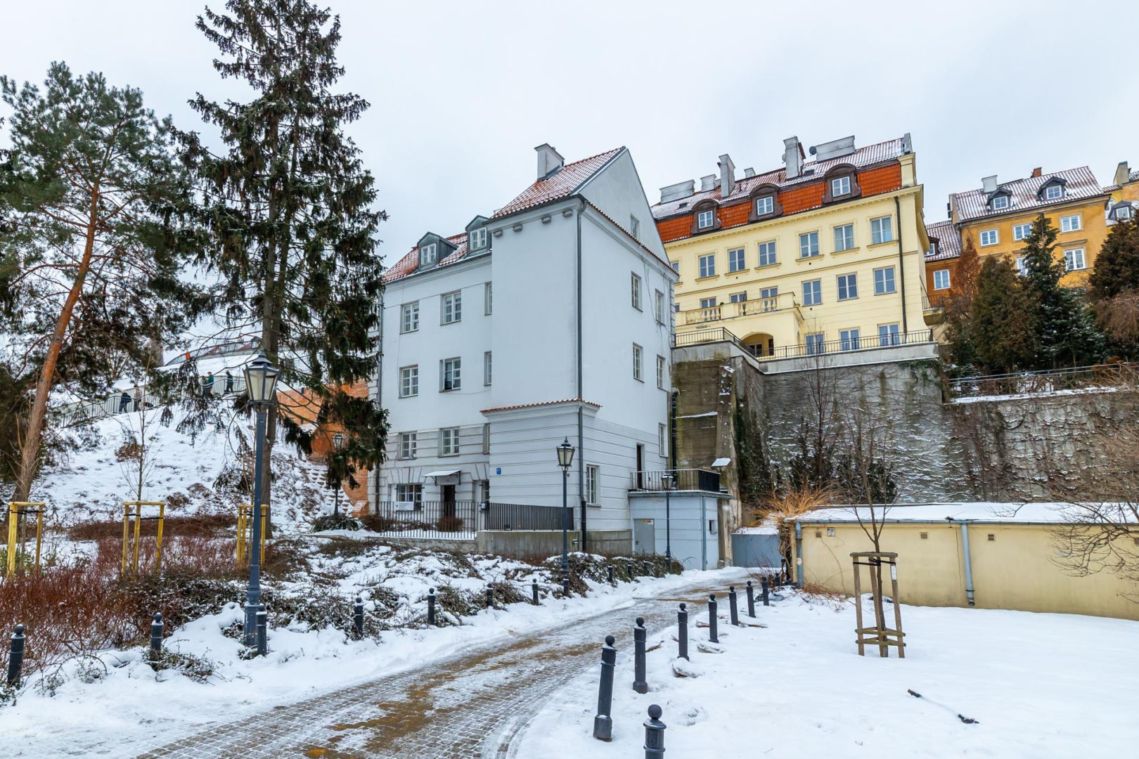 Dom Profesorów na ul. Brzozowej w Warszawie