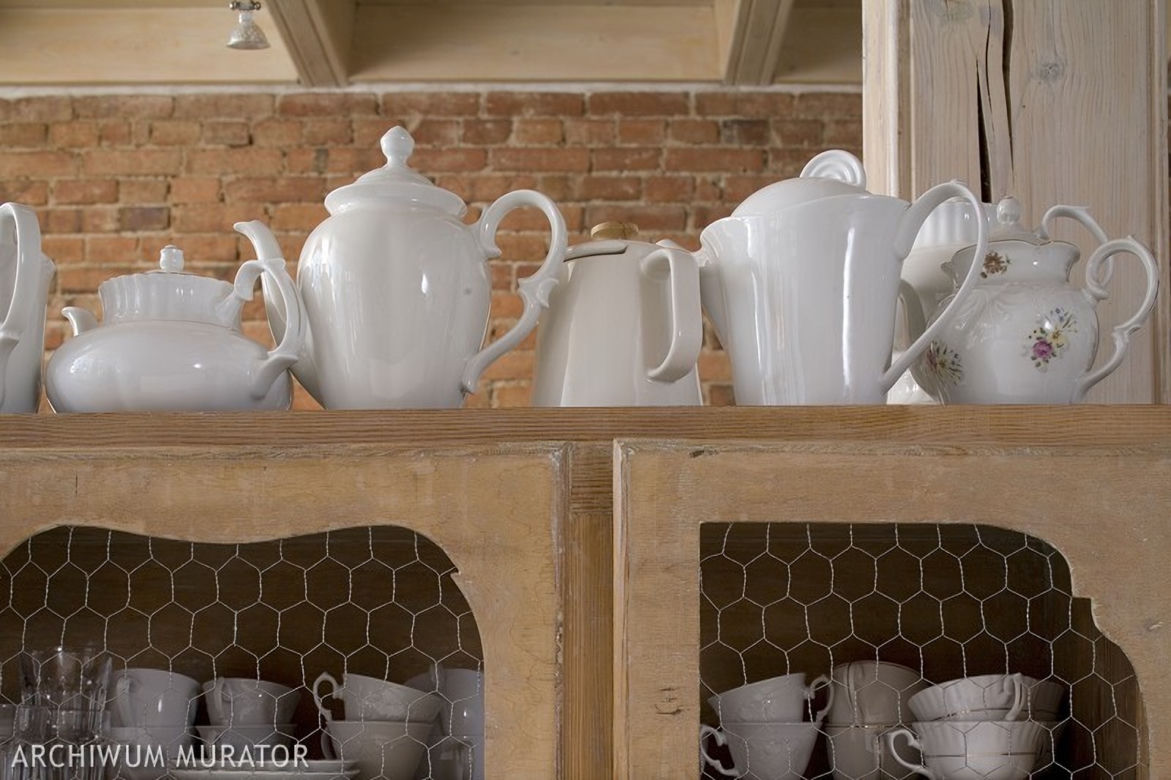 Styl dworkowy. Kuchenna porcelana