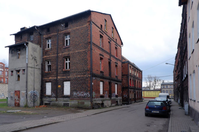 To jedno z najgęściej zaludnionych miast w Europie. Leży na Śląsku, nieopodal Chorzowa