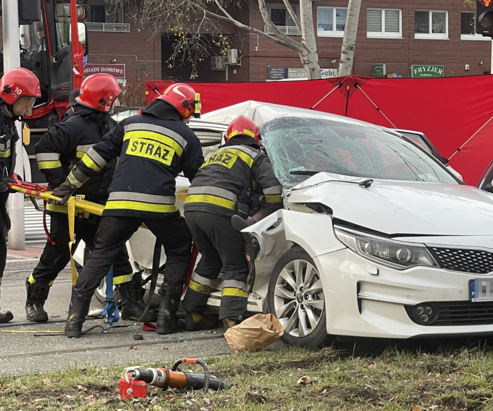 Poważny wypadek na Białołęce. Auto zmiecione przez tramwaj
