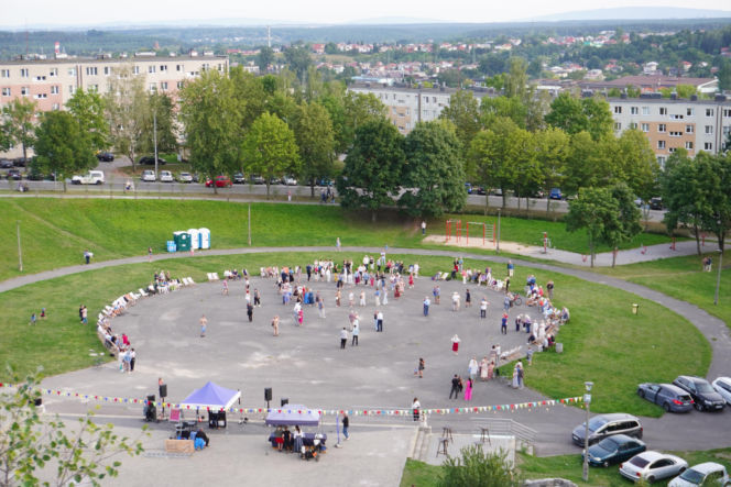 Potańcówka na finał wakacji w Starachowicach. Zabawa Na Szlakowisku