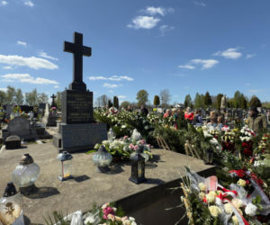 Tak wygląda grób Łukasza Litewki dzień po pogrzebie. Widok rozdziera serce