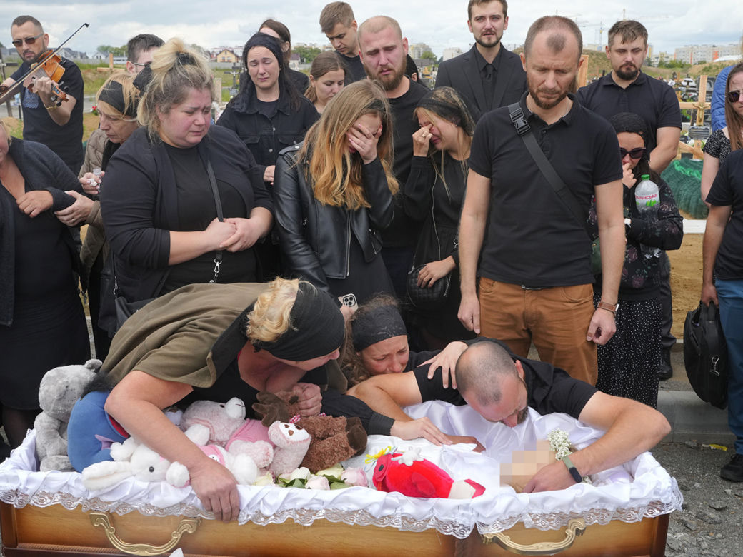 Ostatnie pożegnanie 4-letniej Lizy zabitej w Winnicy. "Zło nie może zwyciężyć"