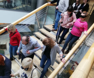 Niewidomi szkolą pracowników Urzędu Miejskiego w Dąbrowie Górniczej 
