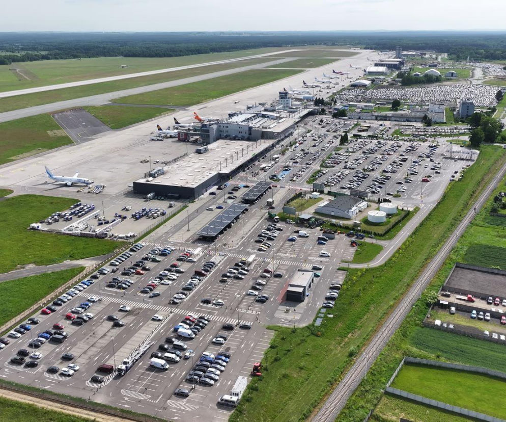 Katowice Airport - największy udziałowiec sprzedaje akcje lotniska samorządom