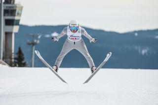 Igrzyska 2026 w skokach: Tomasiak zaskoczył na treningu. Czy to zapowiedź medalu?