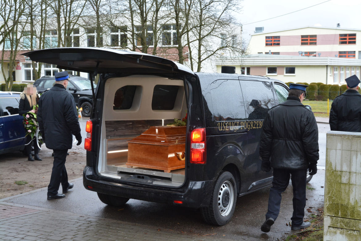 Pogrzeb polskich strażaków. Nawet niebo płakało. Bracia Kacper i Dawid zginęli w Belgii