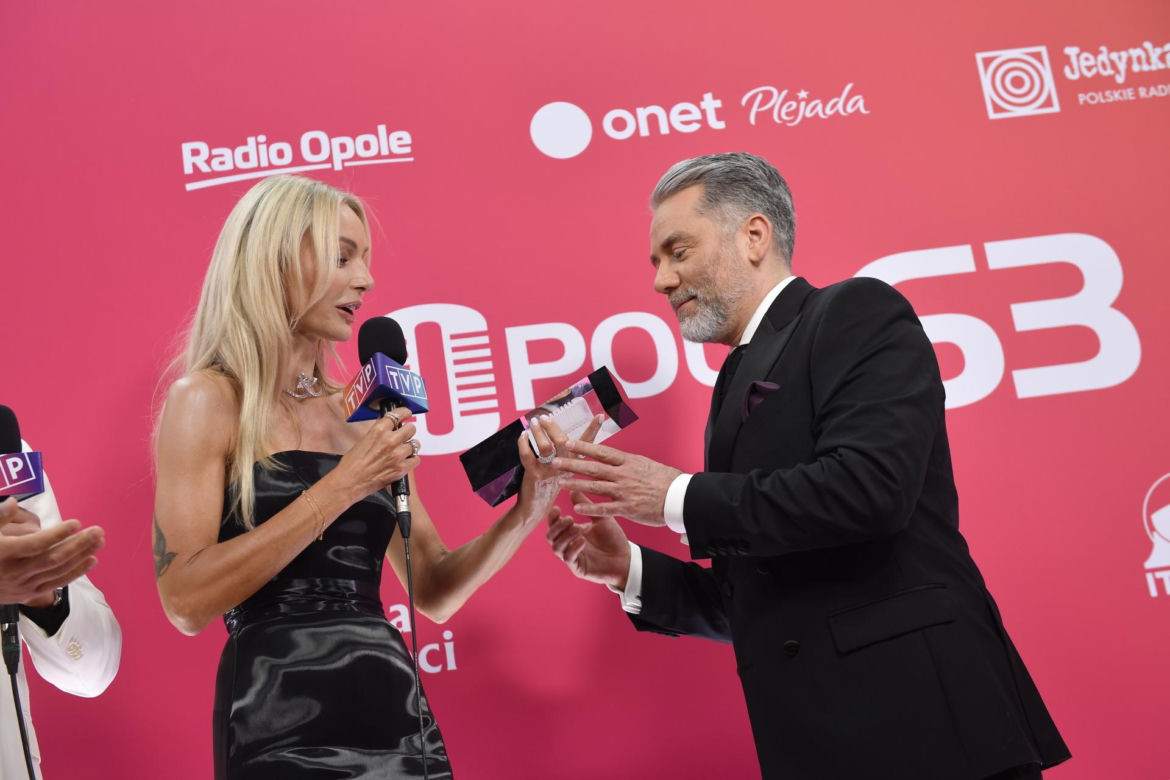 Aktorzy przejęli scenę w Opolu! Totalne wzruszenie i tęsknota za Magdą Umer i Agnieszką Osiecką
