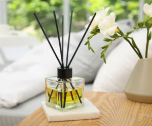 Ten zapach unosi się w luksusowych domach. Wlej do słoiczka i włóż patyczki, a poczujesz się jak w willi