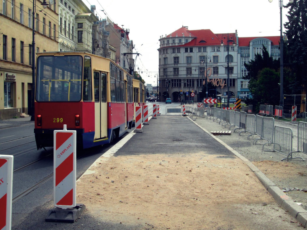 Budowa peronu wiedeńskiego na ostatniej prostej. Jak przebiegają prace? [ZDJĘCIA]