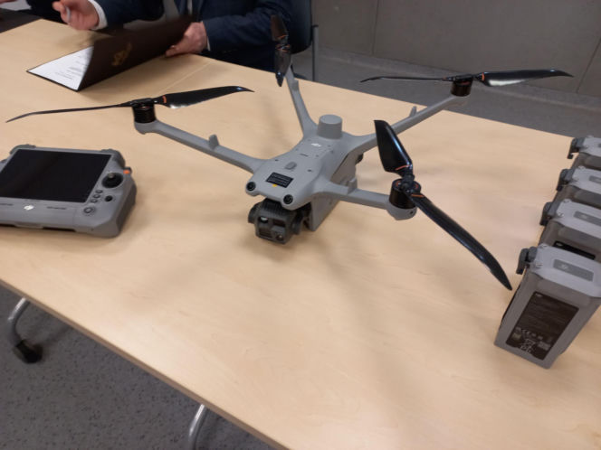 Strzeżcie się kierowcy! Komenda Miejska Policji w Lesznie dostała drona