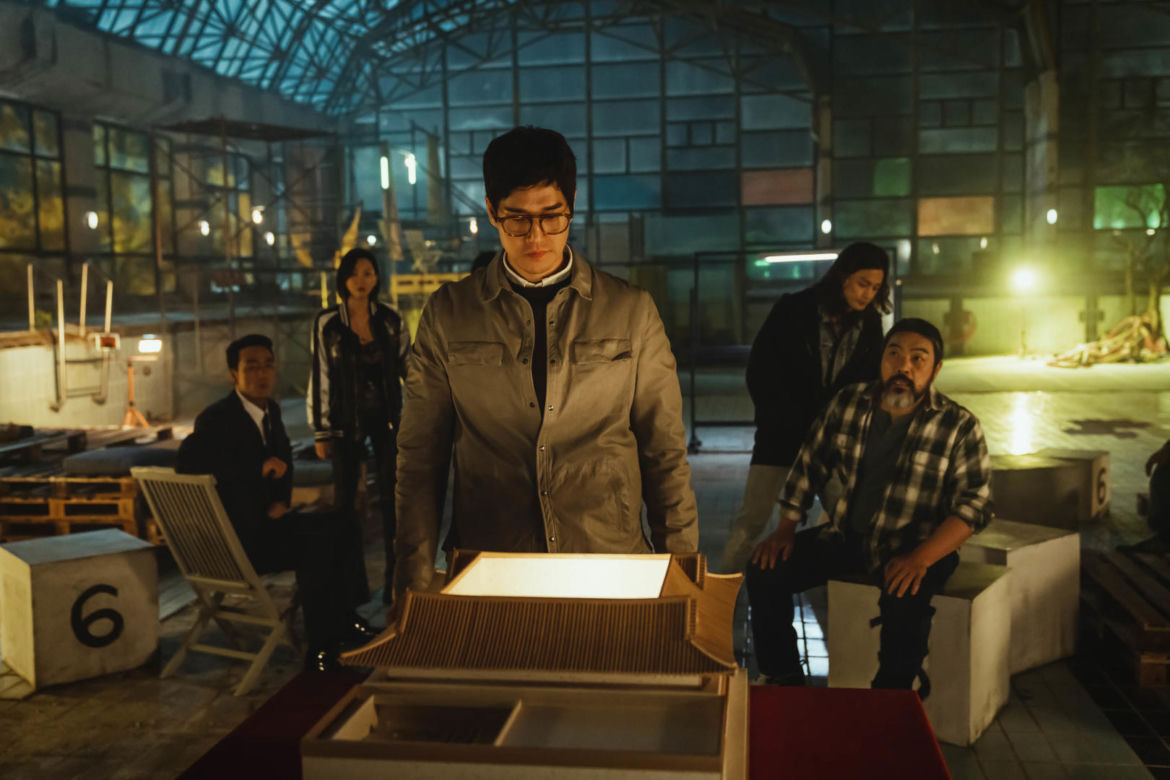 Dom z papieru: Korea: Profesor (Yoo Ji-tae), Berlin (Park Hae-soo), Denver (Kim Ji-hun), Moskwa ( Lee Won-jong)