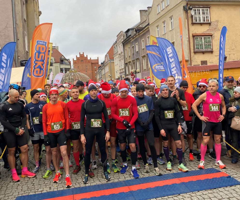  6. Bieg Mikołajów w Olsztynie. Ponad 400 zawodników stworzyło świąteczny klimat!
