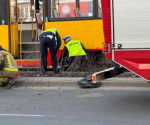 Warszawa. Potrącenie pieszego na torowisku