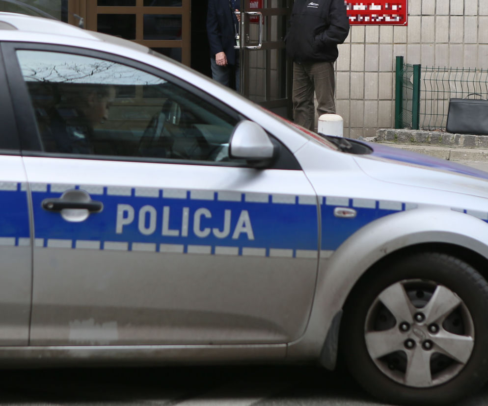 Policja policjant wóz policyjny
