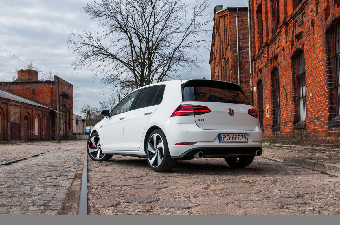 Volkswagen Golf 2.0 TSI GTI Performance 245 KM
